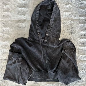 Nastygal Super Cropped Sweatshirt; size 4; in charcoal gray